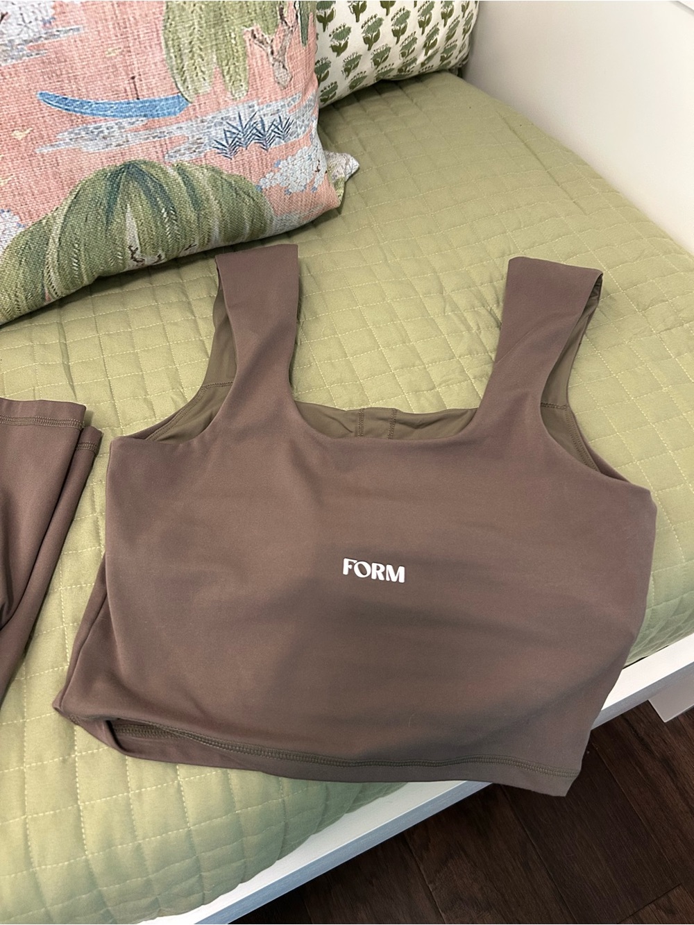 FORM Brown Athletic Set